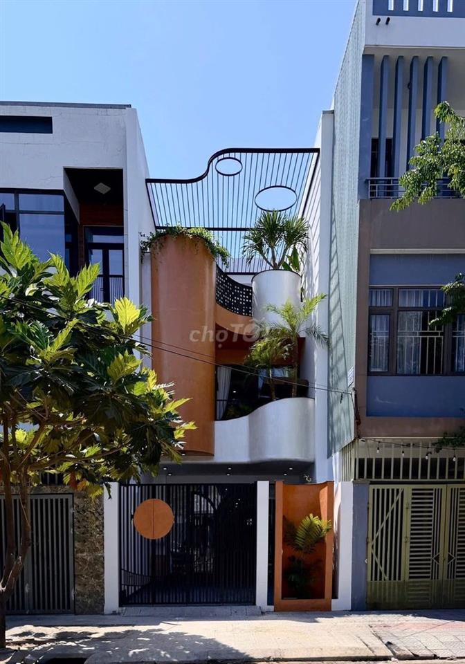 BÁN NHÀ 3 TẦNG ĐƯỜNG THANH LƯƠNG 18,HÒA XUÂN FULL NỘI THẤT