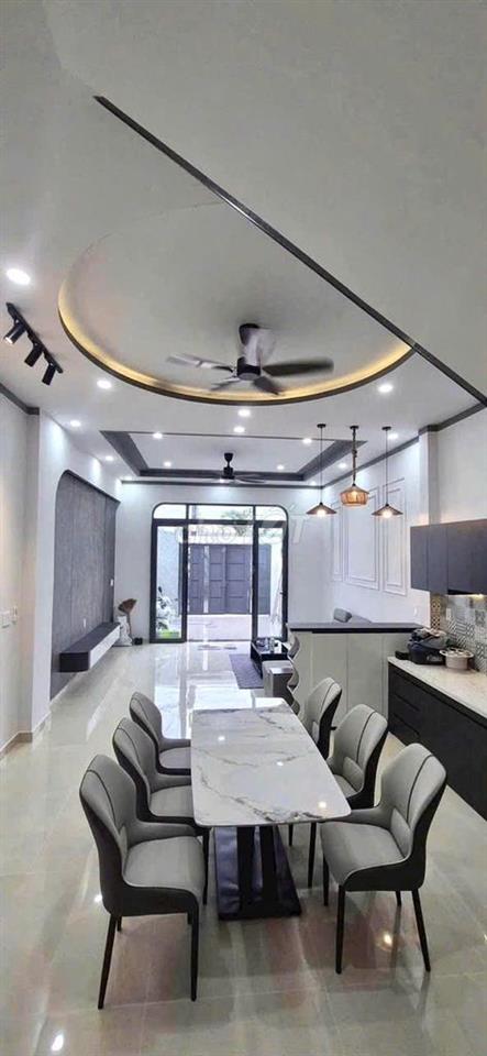 CẦN BÁN GẤP CĂN NHÀ LẦU CUỐI ĐƯỜNG HUỲNH VĂN NGHỆ GIÁ CHỈ 1TY650 .