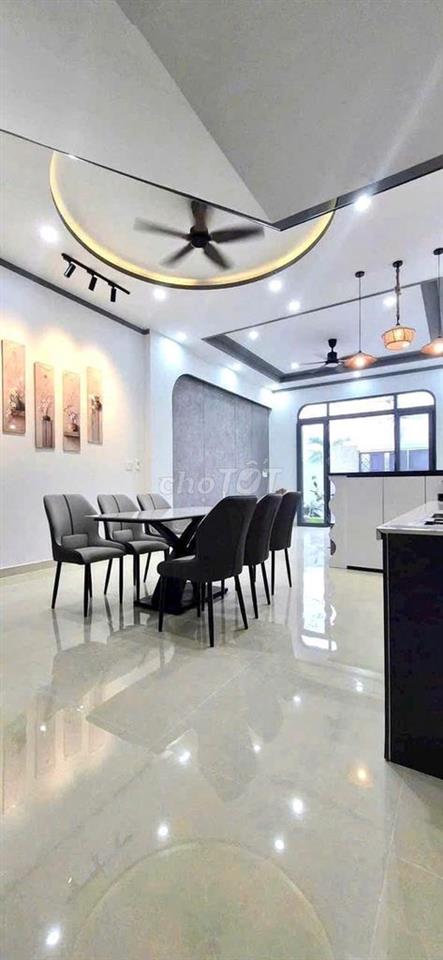 CẦN BÁN GẤP CĂN NHÀ LẦU CUỐI ĐƯỜNG HUỲNH VĂN NGHỆ GIÁ CHỈ 1TY650 .