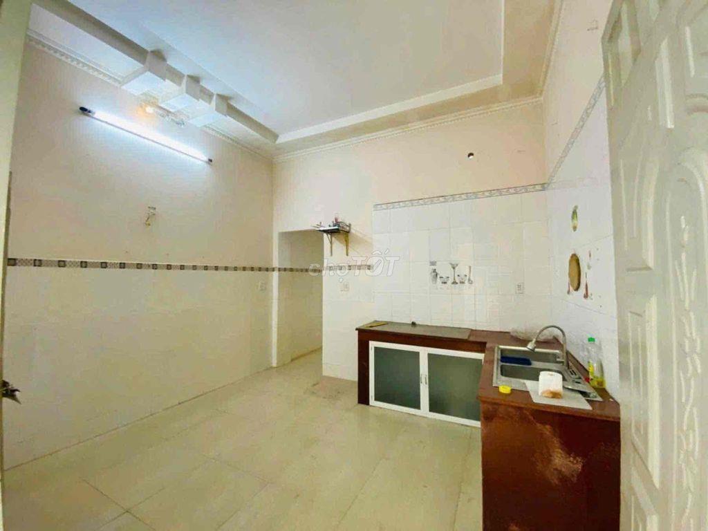 cho thuê nhà nguyên căn đậu xe hơi trong nhà