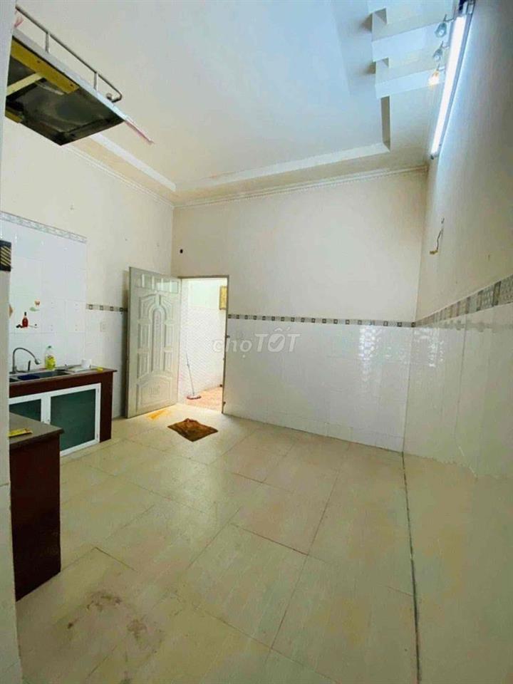 cho thuê nhà nguyên căn đậu xe hơi trong nhà