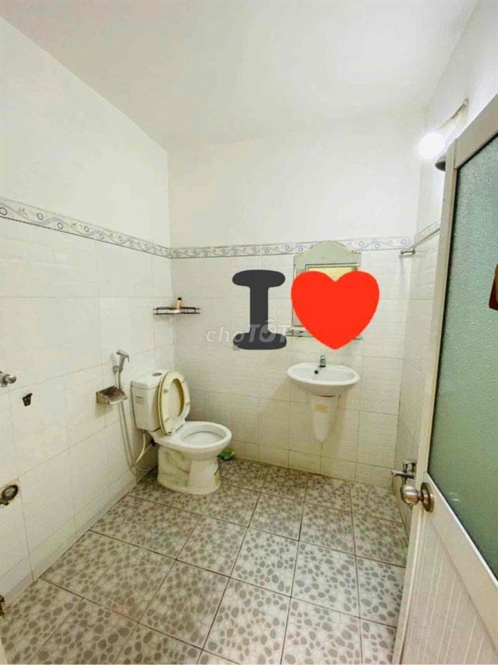 cho thuê nhà nguyên căn đậu xe hơi trong nhà