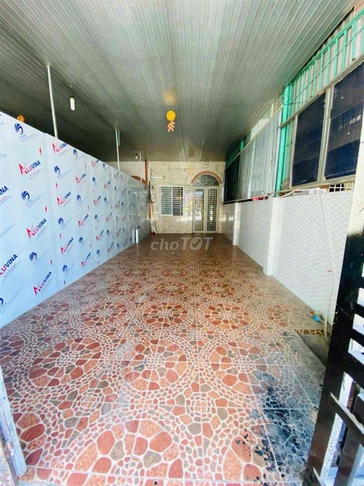 cho thuê nhà nguyên căn đậu xe hơi trong nhà