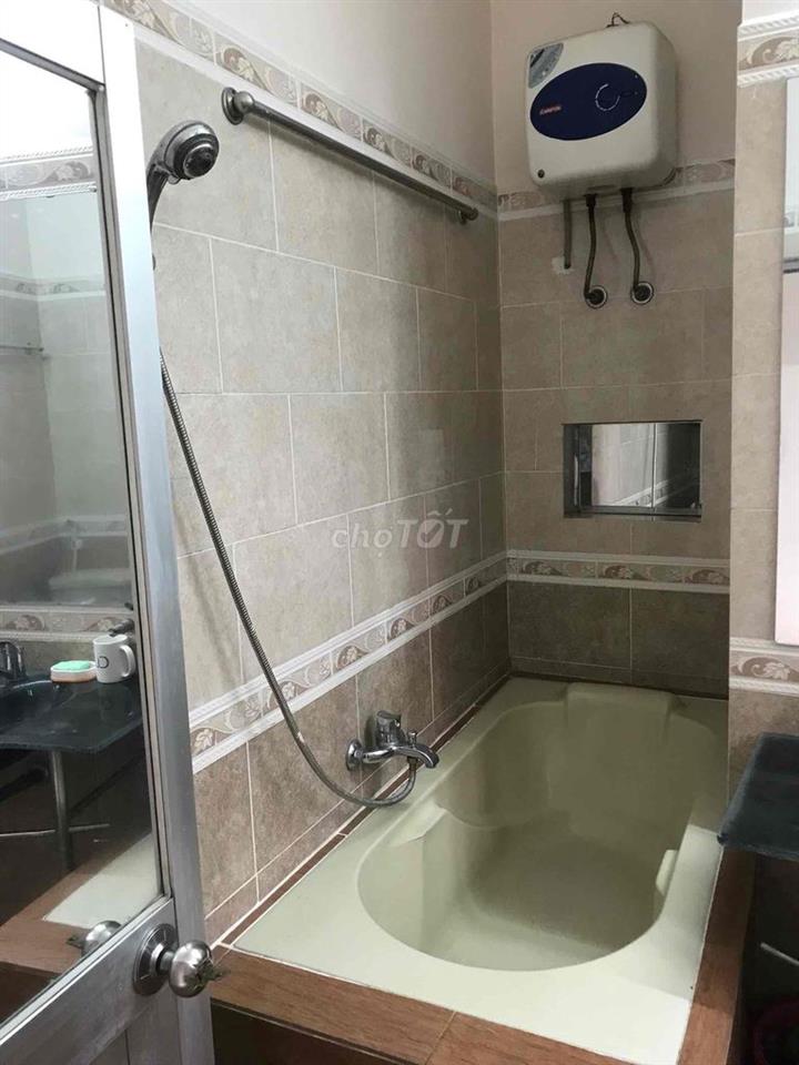 Cho thuê nhà 1 lầu hẻm ba gác cách nguyễn ái quốc 30m