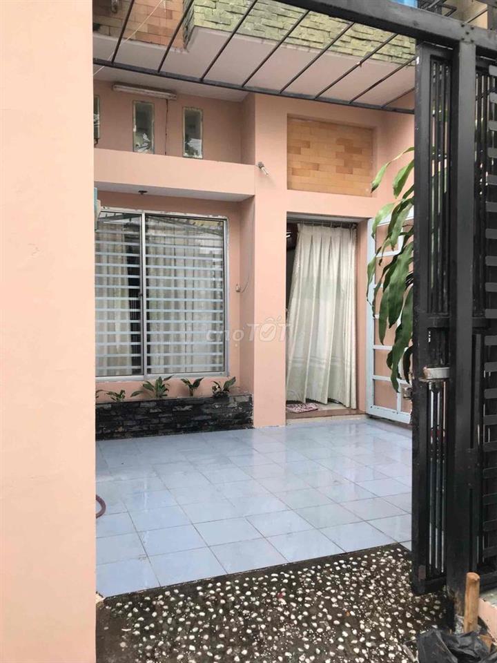 Cho thuê nhà 1 lầu hẻm ba gác cách nguyễn ái quốc 30m
