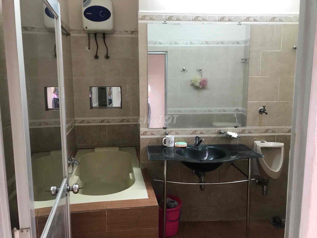 Cho thuê nhà 1 lầu hẻm ba gác cách nguyễn ái quốc 30m