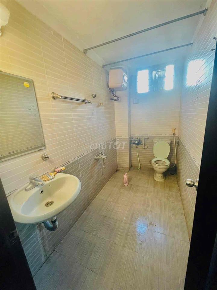 cần pass phòng gấp ở ngõ 12 quang trung hà đông