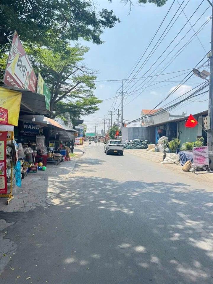 Bác Hai bể nợ bán gấp đất thổ cư đường nhựa 12m thông ra chợ