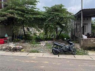 Cô 3 bể hụi bán gấp đất mặt tiền nhựa 12m nở hậu