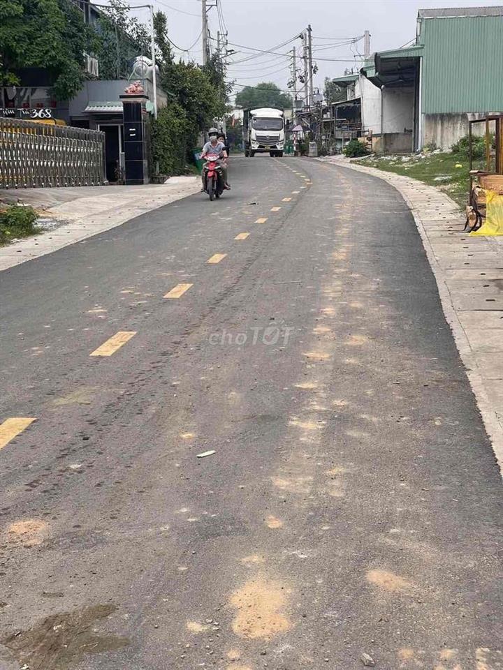 Cô 3 bể hụi bán gấp đất mặt tiền nhựa 12m nở hậu