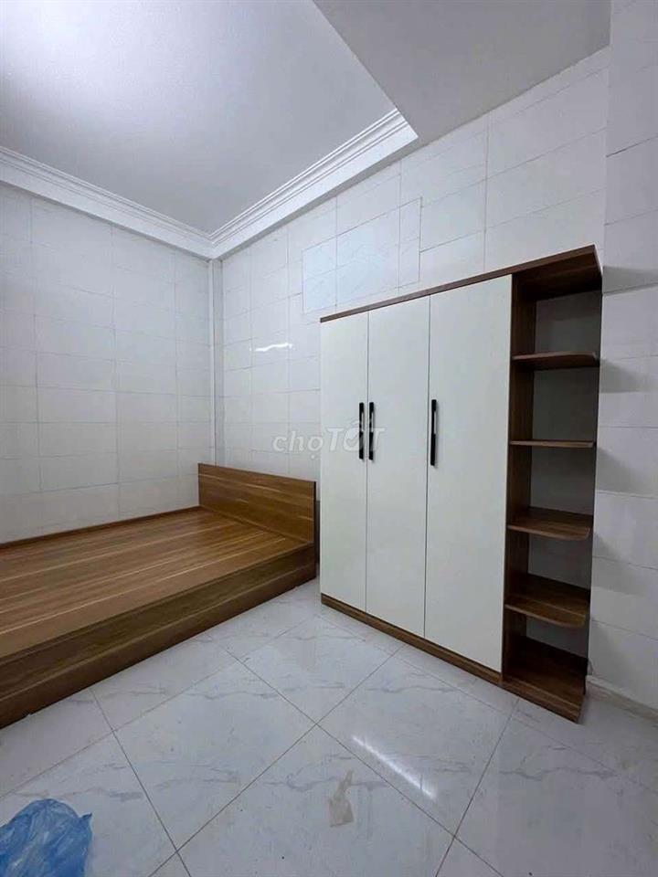 Tìm thêm 2 bạn thuê nhà nguyên căn cùng mình