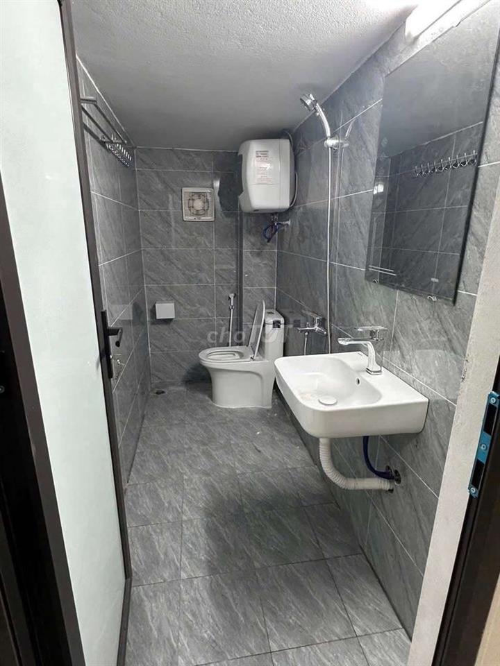 Tìm thêm 2 bạn thuê nhà nguyên căn cùng mình