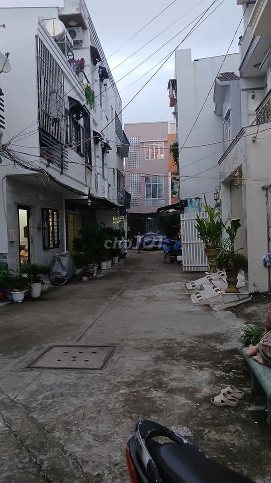 Cho thuê nhà hẻm xe hơi 1806/127