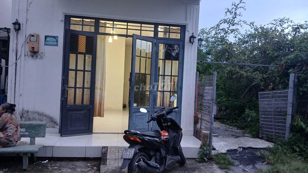 Cho thuê nhà hẻm xe hơi 1806/127