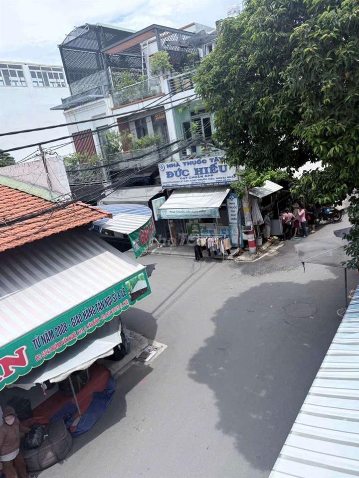 Bán nhà 2 mặt tiền
