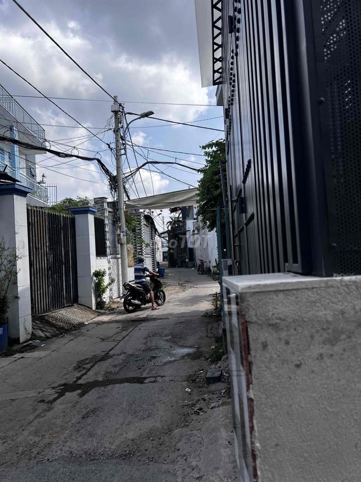 Cho thuê nhà nguyên căn 154m2-  6PN hẻm ô tô Tân Thới Hiệp Q12