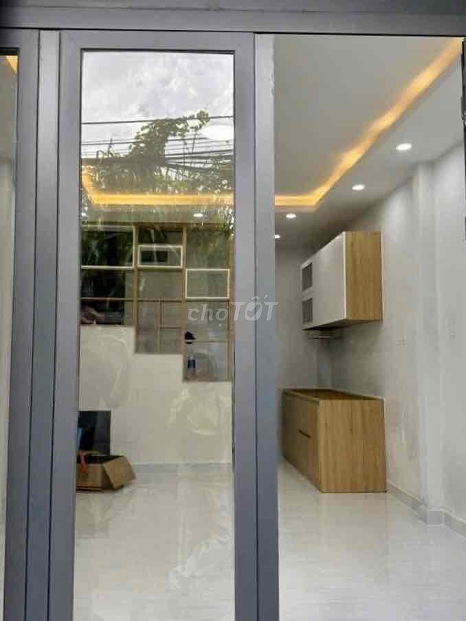 SỐC – CHÍNH CHỦ – NHỈNH 2 TỶ ~ 75M² SÀN – 3 TẦNG – GẦN Ngã tư Thủ Đức