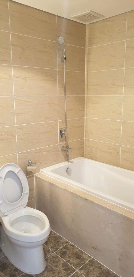 View hồ thoáng đãng - 2PN 80m2 tại Vinhomes D’Capitale - 8 tỷ