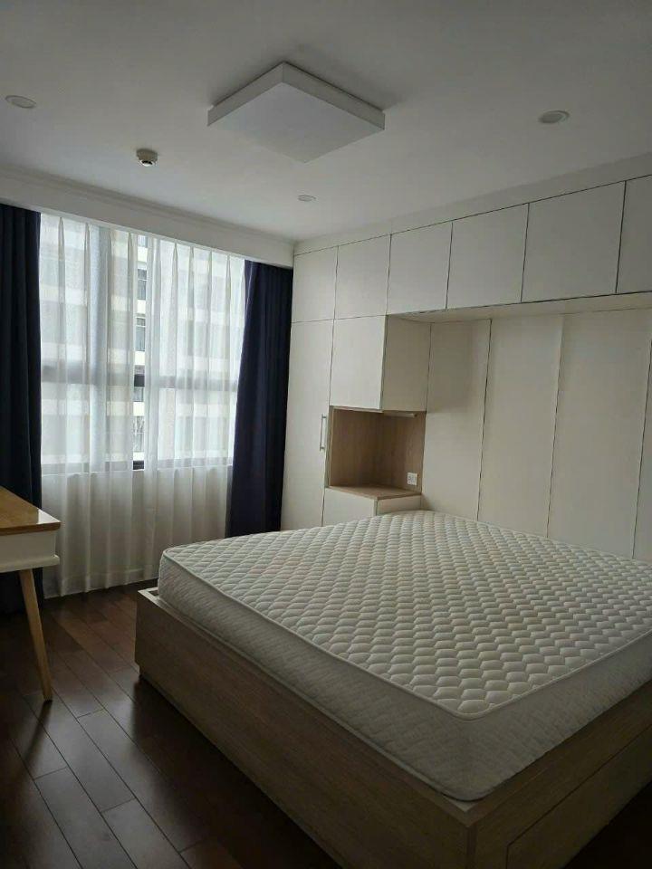 View phố đắt giá - 3PN Vinhomes D’Capitale 93m2 - full đồ