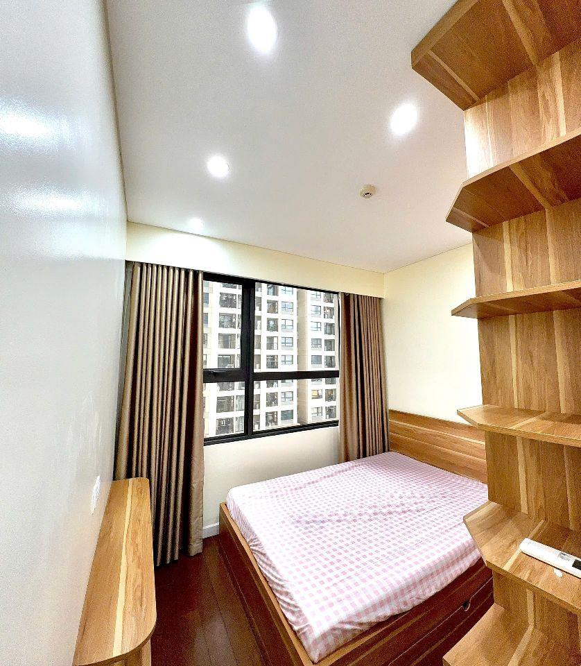 Mở ban công là thấy hồ - 2PN Vinhomes D’Capitale 73m² chỉ 8,5 tỷ