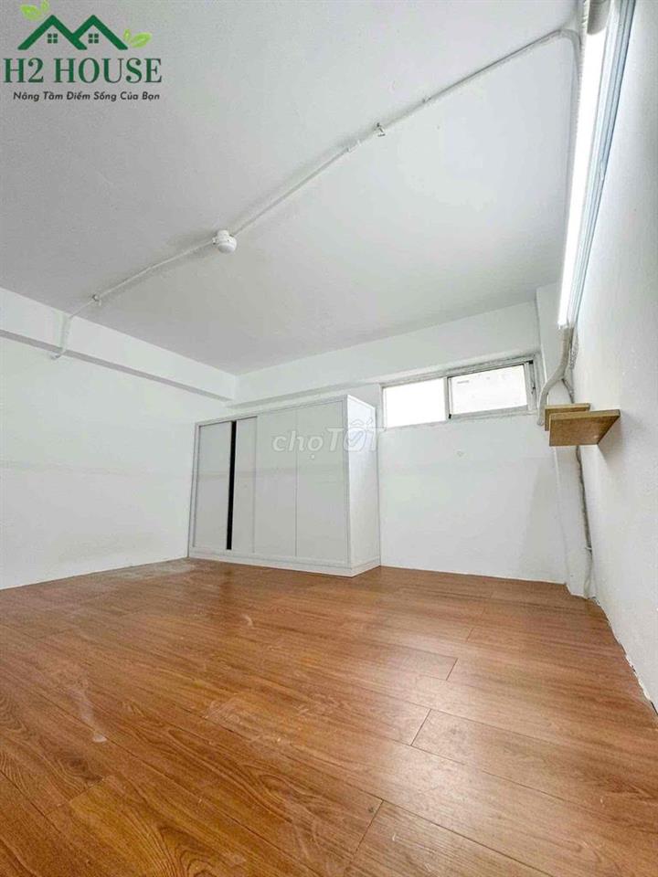 CHO THUÊ DUPLEX CỬA SỔ TRỜI, RỘNG 30m2 NGAY DƯƠNG QUẢNG HÀM