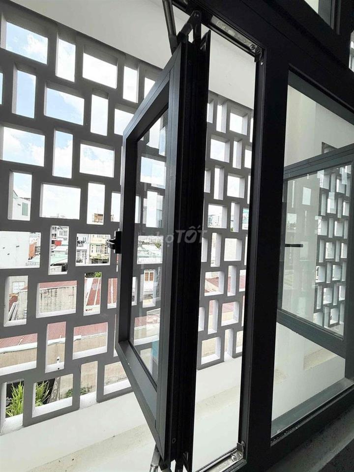 cho thuê căn studio cửa sổ trời, gần Emart Phan Văn Trị