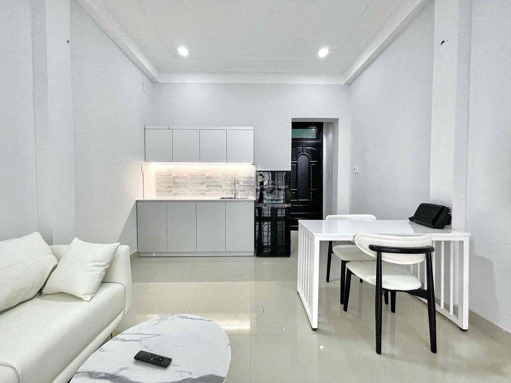 Căn hộ dịch vụ full nội thất ban công lớn Võ Thị Sáu Quận 3
