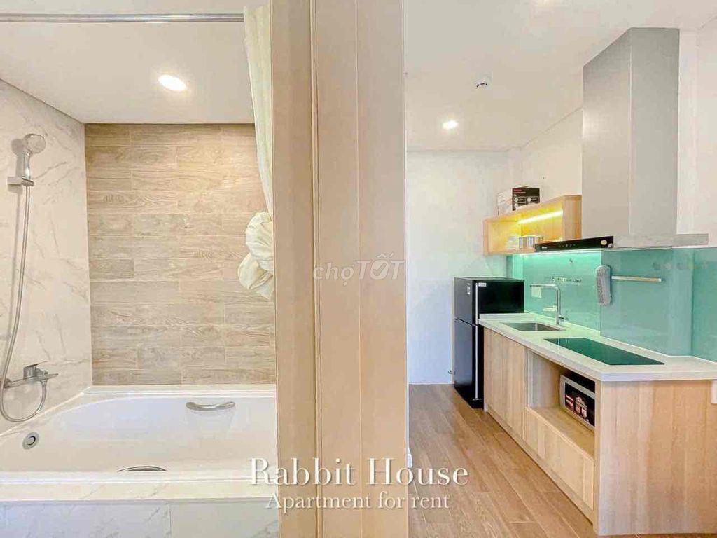 Cho thuê căn hộ dịch vụ full nội thất ban công Hai Bà Trưng Quận 1