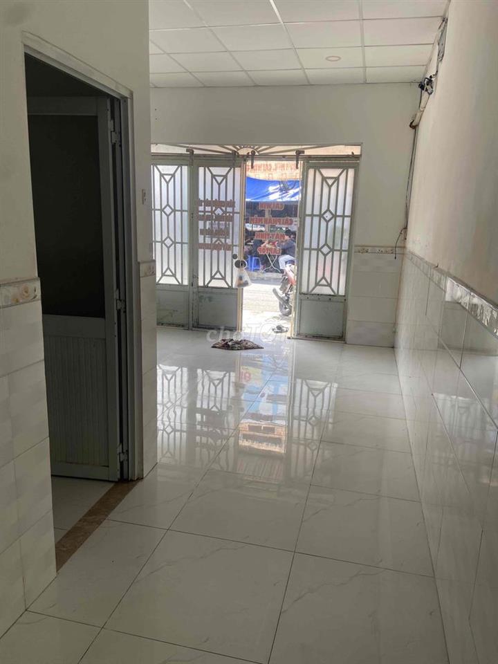 Bán nhà mặt tiền giá rẻ bất ngờ