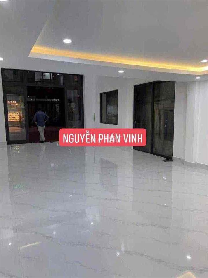 CHO THUÊ NHÀ MẶT TIỀN NGUYỄN PHAN VINH PHƯỜNG SƠN TRÀ  1MB rộng để kin