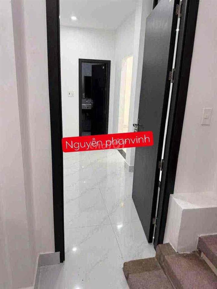 CHO THUÊ NHÀ MẶT TIỀN NGUYỄN PHAN VINH PHƯỜNG SƠN TRÀ  1MB rộng để kin