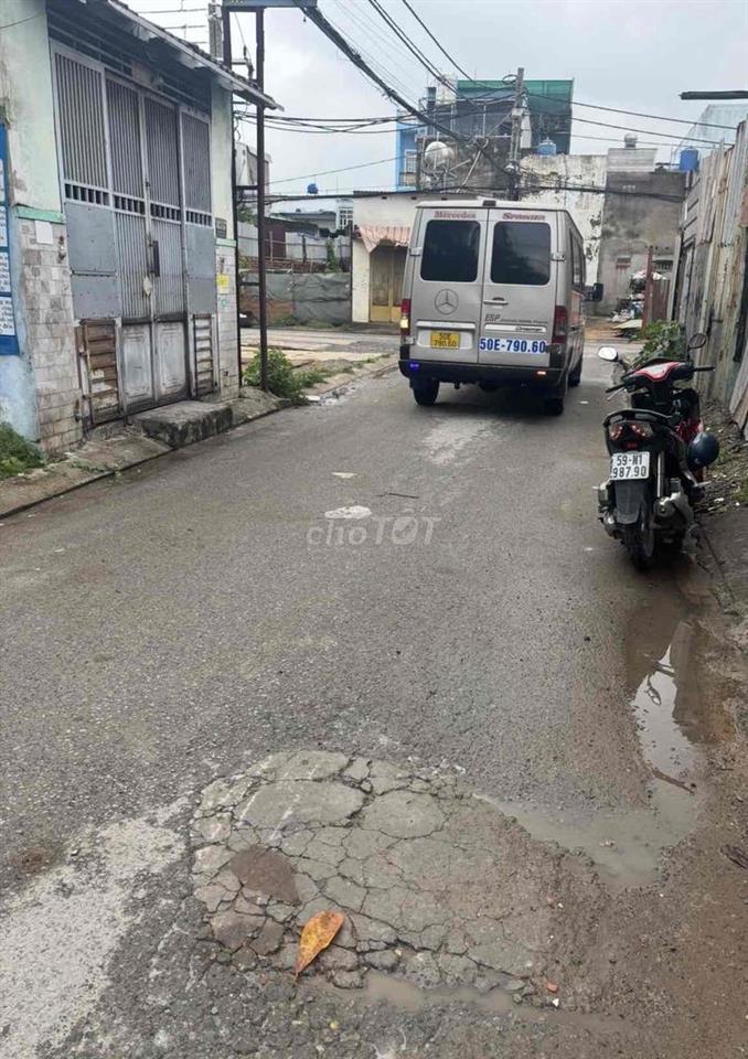 kho xưởng tân tạo giá rẻ