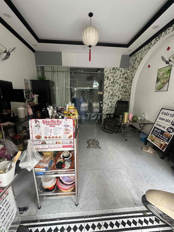 Mặt Bằng Ở Chợ Trần Văn Quang