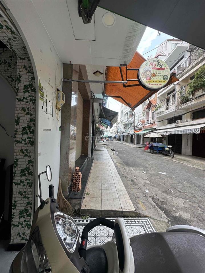 Mặt Bằng Ở Chợ Trần Văn Quang