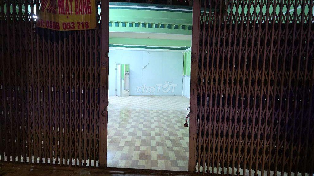 mặt bằng quốc lộ 1A, có phòng ngủ, nhà vệ sinh riêng 
