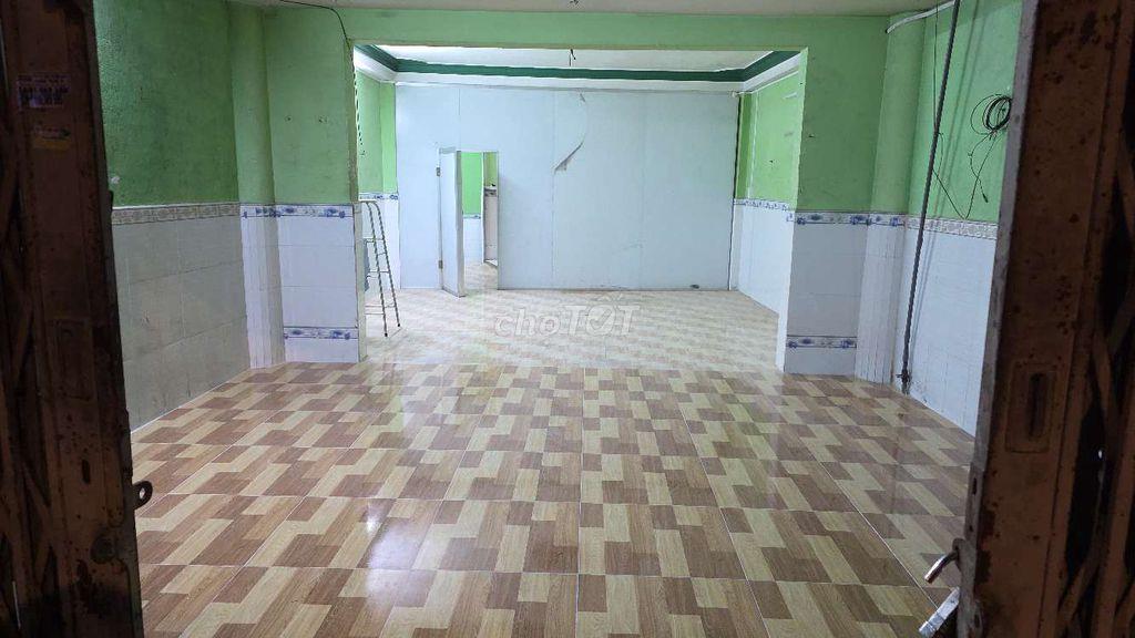 mặt bằng quốc lộ 1A, có phòng ngủ, nhà vệ sinh riêng 