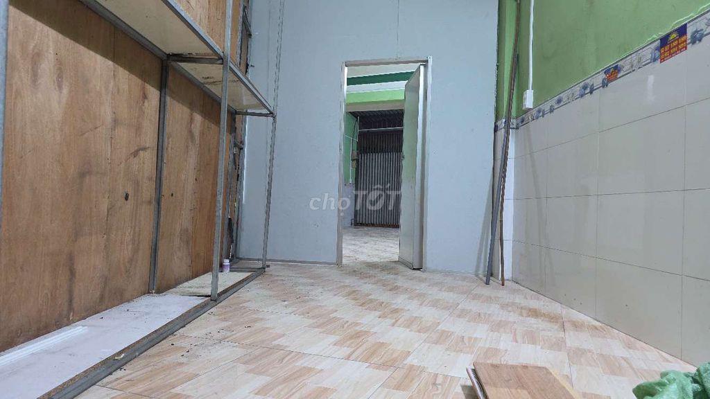mặt bằng quốc lộ 1A, có phòng ngủ, nhà vệ sinh riêng 