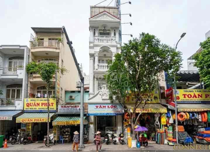 nhà mặt tiền trung tâm Q1 (ngay chợ Bến Thành)