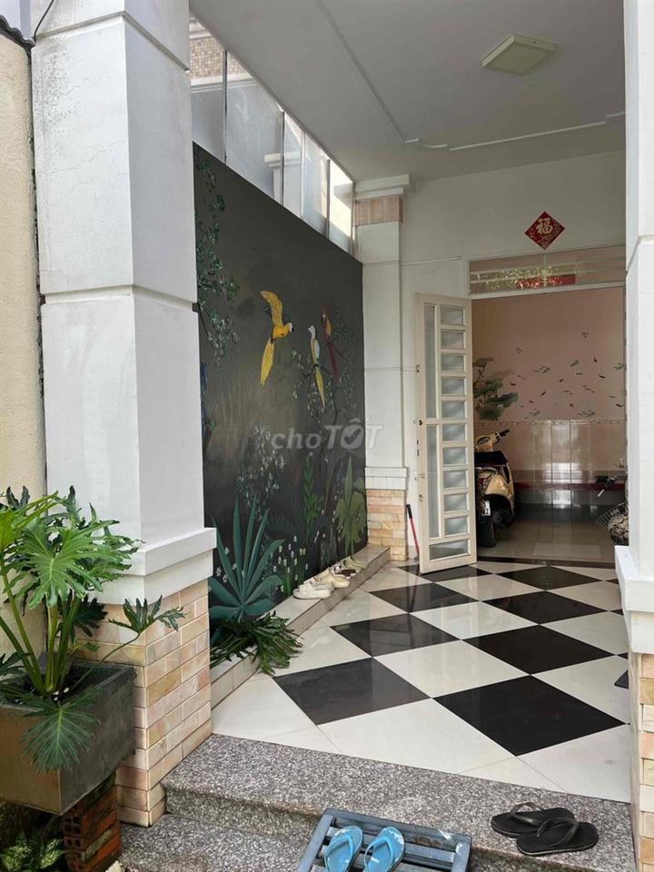biện thự sân vườn đường nhựa xe tải quay đầu