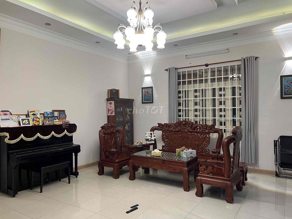 biện thự sân vườn đường nhựa xe tải quay đầu