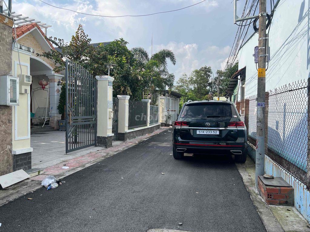 biện thự sân vườn đường nhựa xe tải quay đầu