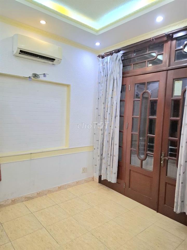 Phòng cho thuê gần đầm sen, Lãng Binh Thăng