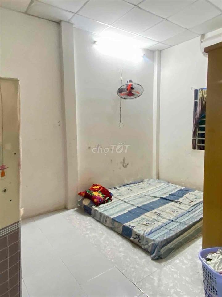 Giảm 500tr, bán gấp nhà 4,2 x21m, SHR gần AEON Tân Phú