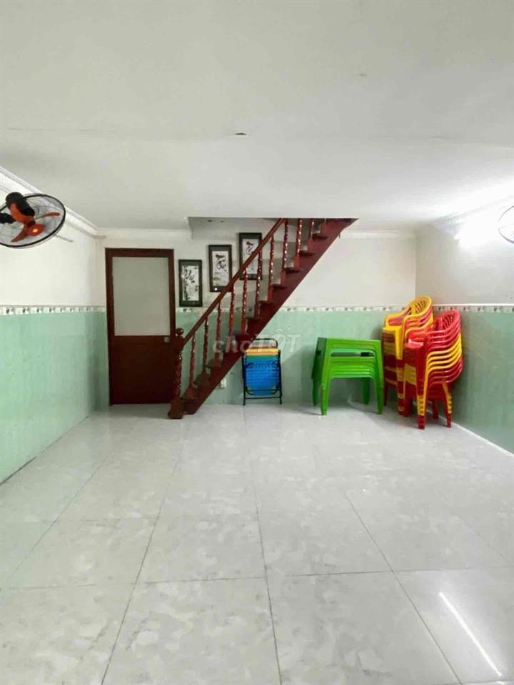 Giảm 500tr, bán gấp nhà 4,2 x21m, SHR gần AEON Tân Phú