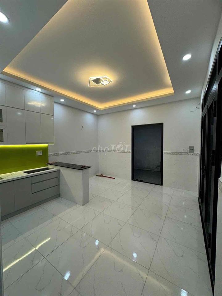Bán nhà Gò Xoài 5,5 x14m, SHR, nhà mới đẹp sổ công nhận đủ