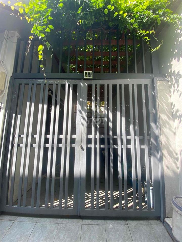 Bán nhà Gò Xoài 5,5 x14m, SHR, nhà mới đẹp sổ công nhận đủ