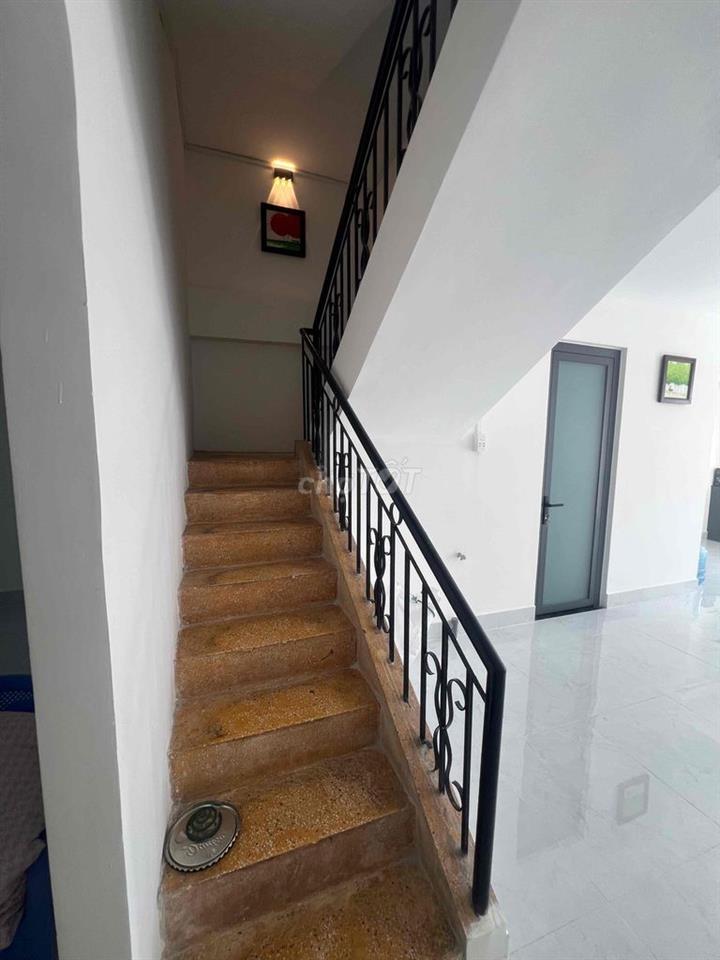 Nhà phố mặt tiền cho thuê