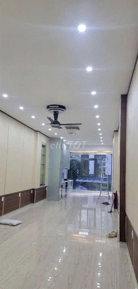 Nhà nguyên căn (1 trệt mặt bằng KD -1 lầu 2 PN) 139m2 giá 15tr/th