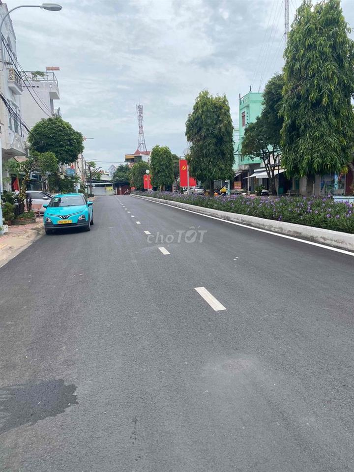 mặt bằng đại lộ 2 mới sơn sữa xong
