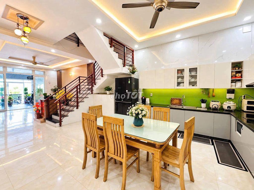 Bán nhà Dĩ An 98m², 1 trệt 1 lầu, 3PN, gần Vincom 550 – 5,7 tỷ